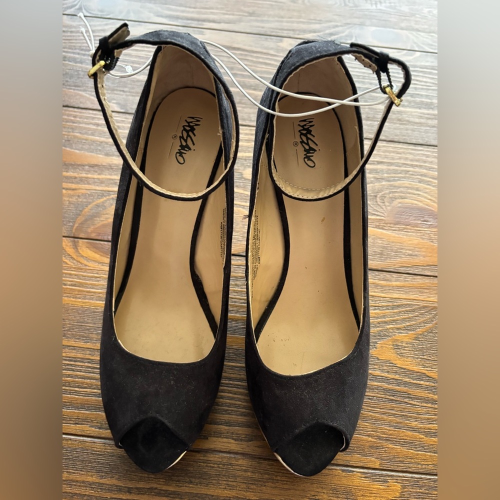 Mossimo Black Wedge Heels 
Brand New 
Size 9